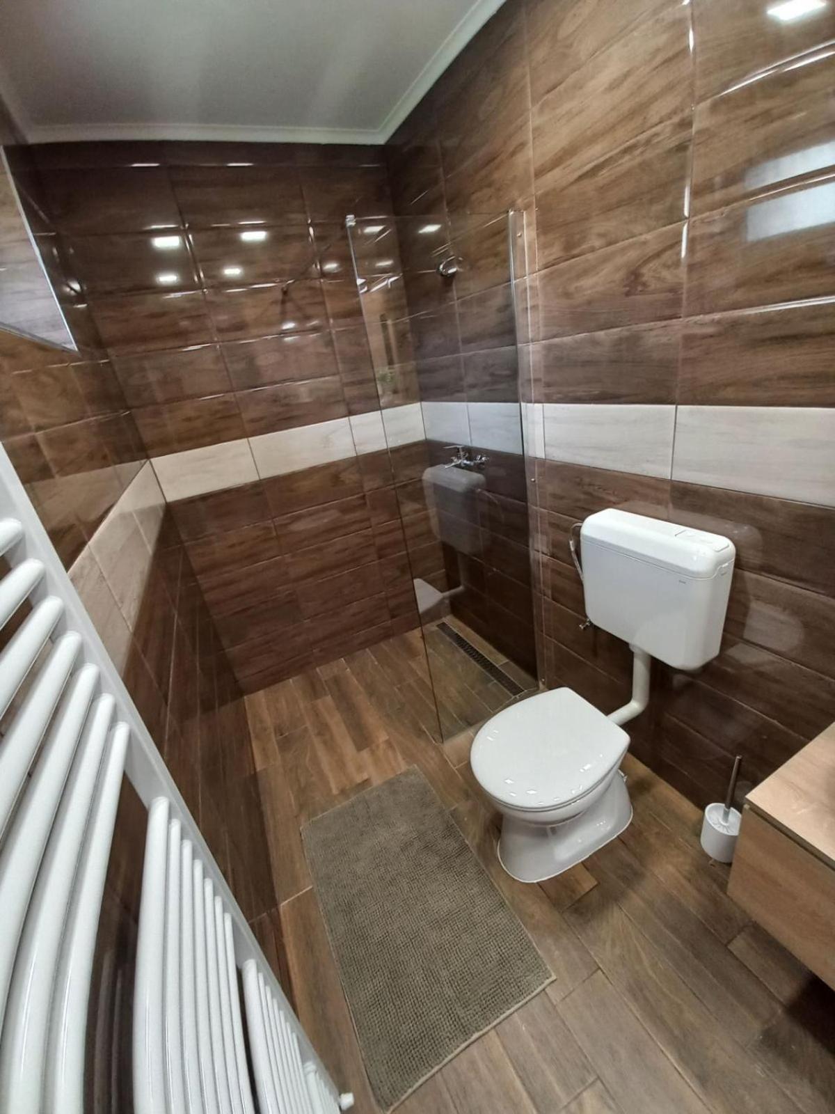 Oazis Apartman Sarospatak Exterior photo